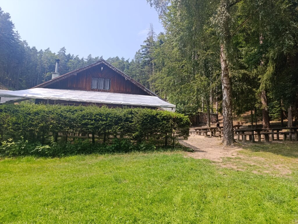 Víkendový itinerář: Pohádkový Český ráj s dětmi a oslava na tajné myslivně img 20260726 140813