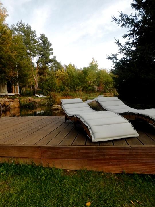 Glamping, který vám vezme dech: Objevte kouzelné Jurty u jezírka v Podkrkonoší img 20261018 170039